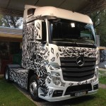 „Truck & Art” W Stacji Mercedes czyli Nowy Actros a’la Swanski 1
