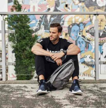 Czarne koszulki męskie to HIT. Zobacz najlepsze wzory! Czarne koszulki męskie to HIT. Zobacz najlepsze wzory (1)