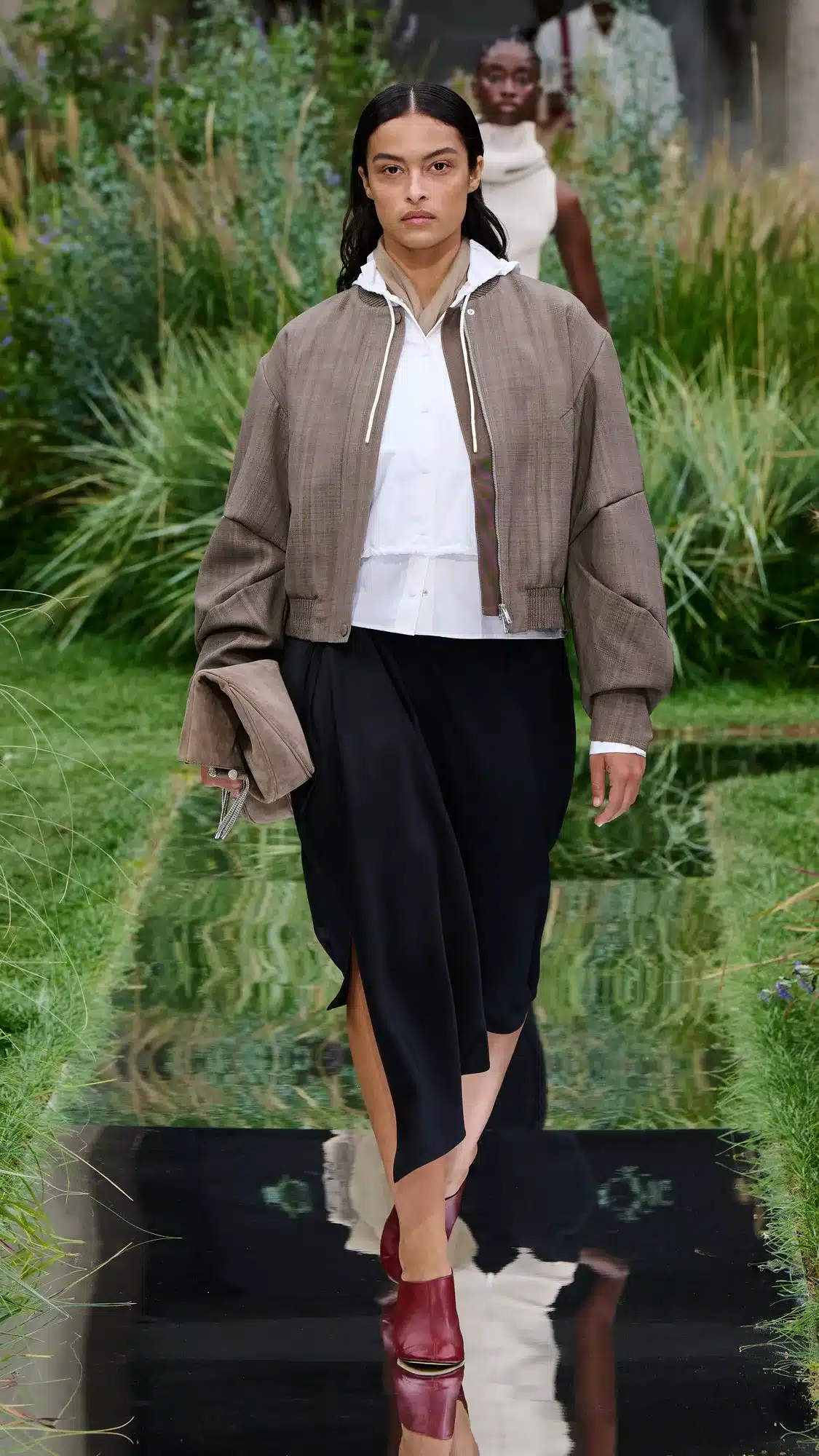 BOSS_SHOW_SPRING_SUMMER_2025_MILAN_9X16_Look_42__image-mid-res