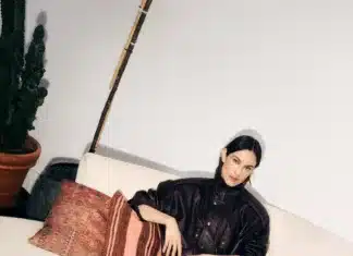 Kopie von Alexa Chung is selling her wardrobe on Vinted_Credit_ Anton Gottlob for Vinted-min